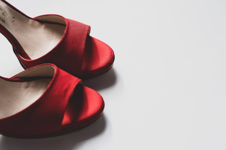 O que faz um pé bonito? sapatos femininos